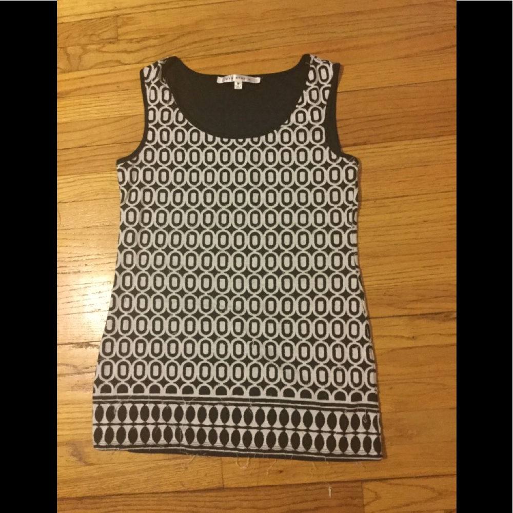 Max studio top size M